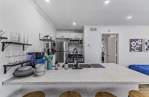 Hyde Park Apartment | 1BD Luxe Stay, Comfy Beds, Near downtown
