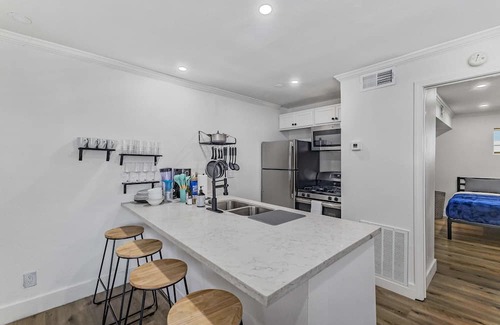 Hyde Park Apartment | 1BD Luxe Stay, Comfy Beds, Near downtown