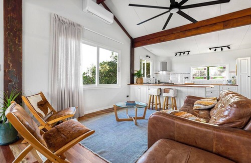 Pinbarren House | The Lodge at Pinbarren with Mountain Views & Pool