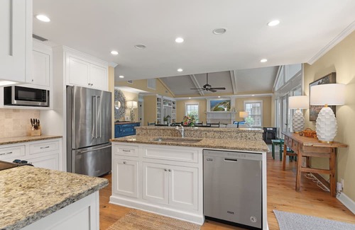East Beach House | The Blue Door Cottage sleeps 8 and makes for a perfect beach getaway