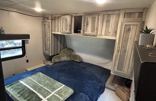 La Hacienda Estates Resort | Cozy Camper near lake Travis & Colorado River