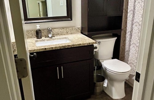 Anderson Mill House | Cozy 2BR Retreat with Home Gym and Desks in Safe NW Austin Near Parks