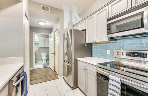 Clearwater Condo | Saltwater Pool + 4 Mi to Beach: Clearwater Condo!