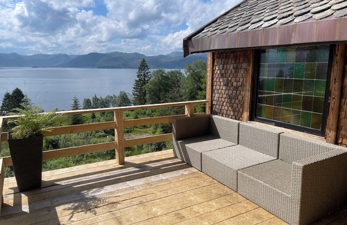 Fiskabygd Cabin | Stunning fiord panorama view off-grid forest cabin