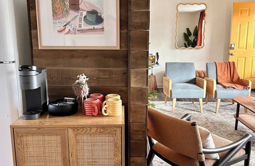 Prairie Village House | Sunshine Cottage - 3bd light filled- Fenced yard