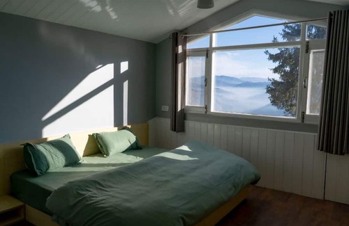 Mashobra Bed & Breakfast | Homely Attic Room with Sunrise and Forest & Mountain Valley Views