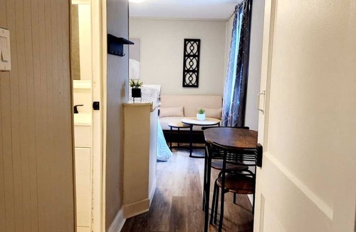 Ashland Apartment | Cozy compact Studio in Ashland, PA, High-speed Wi-Fi , AC & Complimentary coffee