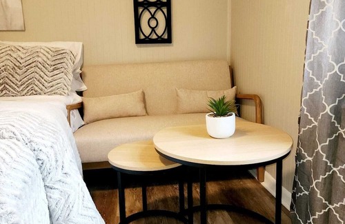 Ashland Apartment | Cozy compact Studio in Ashland, PA, High-speed Wi-Fi , AC & Complimentary coffee