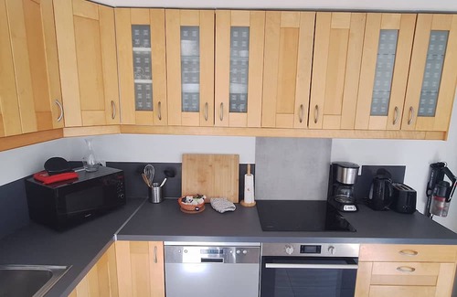 Deville-les-Rouen House | Large Rouen house with exterior. Cleaning and linen included.