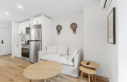 Gay Village House | New Boho Downtown 10 BIG bedrooms 7 Full Bath