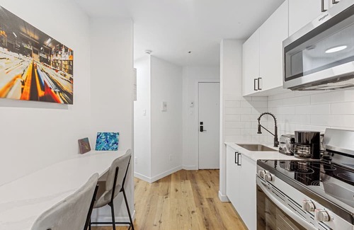 Gay Village House | New Boho Downtown 10 BIG bedrooms 7 Full Bath