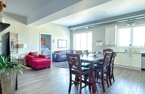Niagara-on-the-Lake Apartment | Contemporary [East] Loft in Historic Niagara