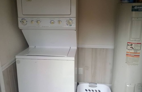 Redstar House | Charming 3-bedroom house in Scarbro with WiFi