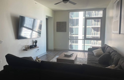 Uptown Apartment | Ascent Victory Park Apartments Unit 1908