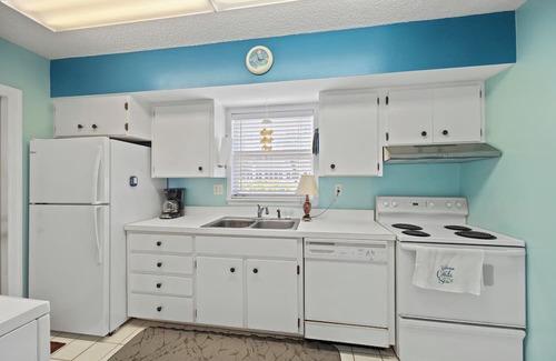 Stuart Condo | 2-bedroom condo on the beach in peaceful Hutchinson Island Stuart with WiFi, AC