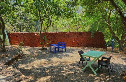 Lonavala Cottage | Aqua Cabin Pool-Fast Wifi-Nature Retreat