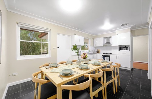 Bexley North House | Spacious 11-bedroom house in fabulous Bexley North with AC, WiFi with Pool
