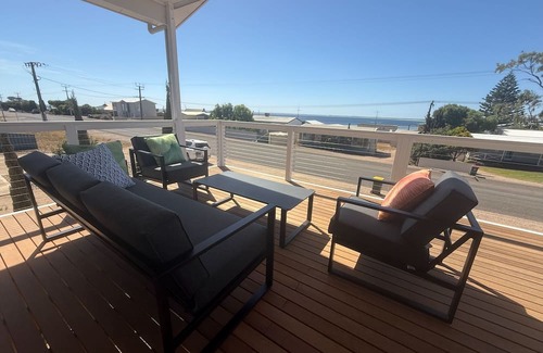 Para Wurlie House | Bayview Escape - Sea views from balcony! Off Peak Special!