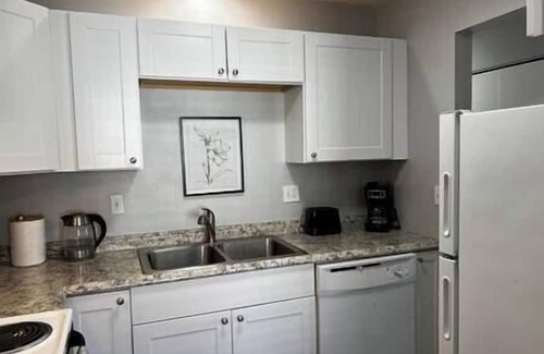 Grand Junction Condo | Tranquility, Comfort & Location - 2 Bdrm Condo