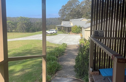 Narooma Cabin | Charming cabin in welcoming Narooma with fitness room, WiFi, AC