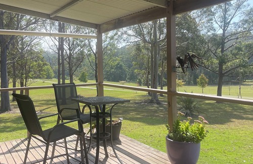 Narooma Cabin | Charming cabin in welcoming Narooma with fitness room, WiFi, AC