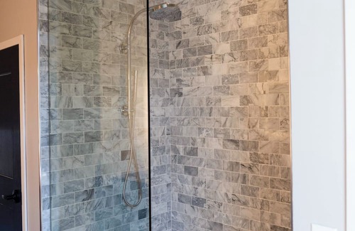 Johnstown Apartment | Cozy Industrial Chic Studio in Wonderful Johnstown, OH