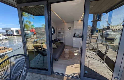 Monnickendam Boat Rental | Havenlodge Eclipse Monnickendam