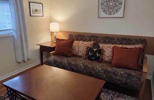 Necedah Cabin | Vacation on a Farm! Guesthouse in Necedah
