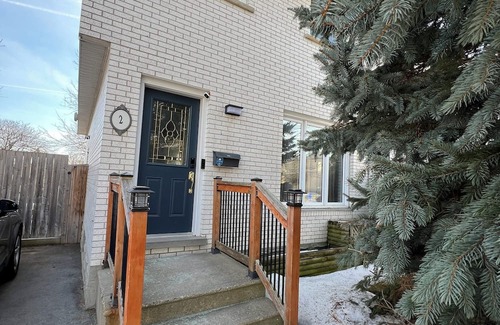 Hespeler House | Cozy Fully furnished, Specious 2 story home!. Parking on premises, pet friendly!
