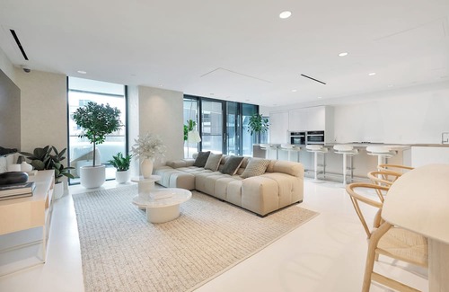 Coal Harbour Condo | D28 - Bold. Iconic. Unforgettable. 2BR at The Butterfly