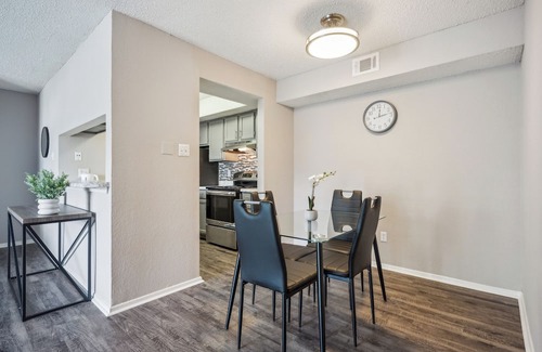 Bedford Apartment | 3001 Crystal Springs 1214 I Spacious 2 Bed 1 Bath