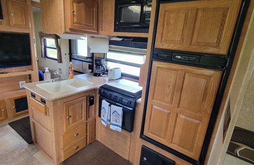 Oraville House | Kinkaid Kamper with AC in Oraville - 2 bedrooms for a cozy stay