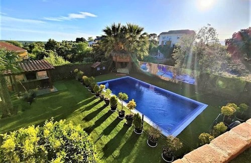 Santa Cruz del Retamar Ski Chalet | An environment where you can enjoy nature, on the banks of the Alberche River