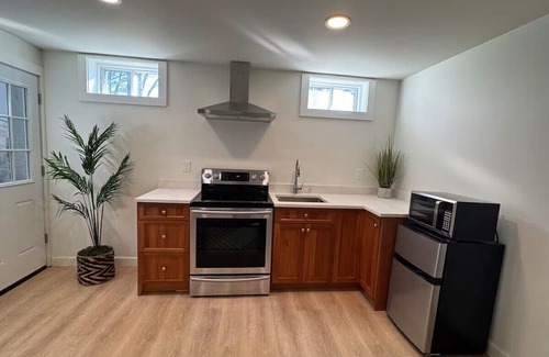 Woburn Apartment | Newly Finished Guest Haven in Woburn