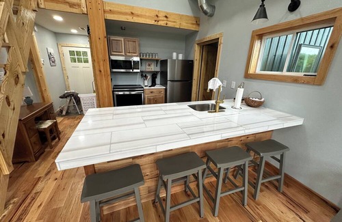 Newport House | Charming 3-bedroom sheik contemporary house in lovely Newport/Smokies