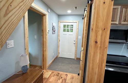 Newport House | Charming 3-bedroom sheik contemporary house in lovely Newport/Smokies