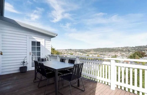East Launceston House | Modern Home with City Views