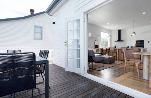 East Launceston House | Modern Home with City Views