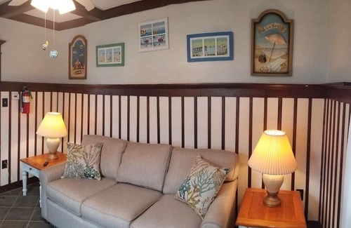 Wildwood Crest House | Charming 3 Room Efficiency in Wildwood Crest