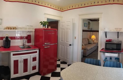 Wildwood Crest House | Charming 3 Room Efficiency in Wildwood Crest