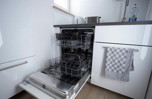 Offenbach am Main Apartment | Garden-level apartment with terrace