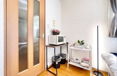 Hyakunincho Apartment | Takadanobaba 203, centrally located in Shinjuku-ku.