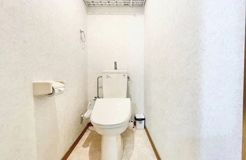 Hyakunincho Apartment | Takadanobaba 101, centrally located in Shinjuku-ku.