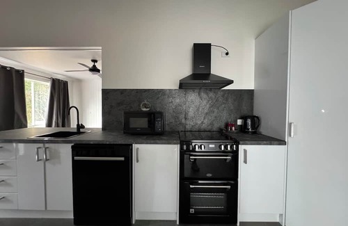 Coronet Bay House | Room for the biggest Boat, pet friendly
