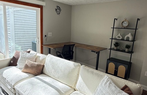 Perry Hall House | Stay a While - Stylish & Comfortable 2 Bedroom 1.5 Bath Near White Marsh Mall