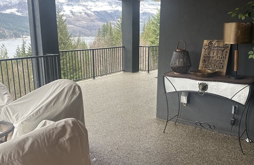 Sicamous House | Luxury home in Sicamous, overlooking Mara lake in the Shuswap