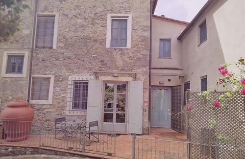 Sant'Andrea di Compito House | Casolare della Quiete ; Rustico Toscano [ 6 rooms ; 4 baths ]