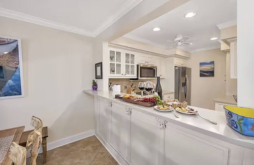 Saint Simons Island House | Charming 3-bedrm Oceanfront Townhome, WiFi, AC, Washer/Dryer on St Simons Island