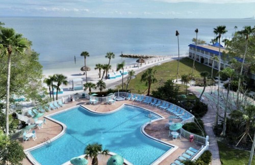Pinellas Point House | Coastal Vibes Await: Dive into Adventurous Excursions and Tranquil Evenings