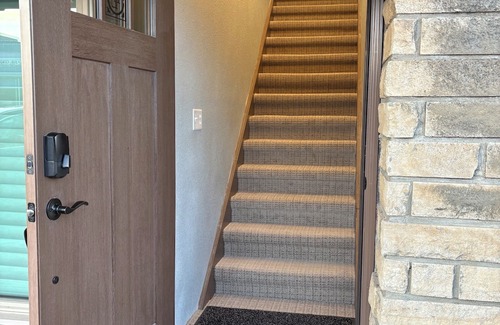 Sabetha House | Business Stay Made Easy - Remodeled Downtown Apt w/Workspace